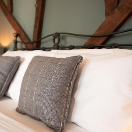 The Talkhouse Bed & Breakfast Stanton Saint John Bagian luar foto