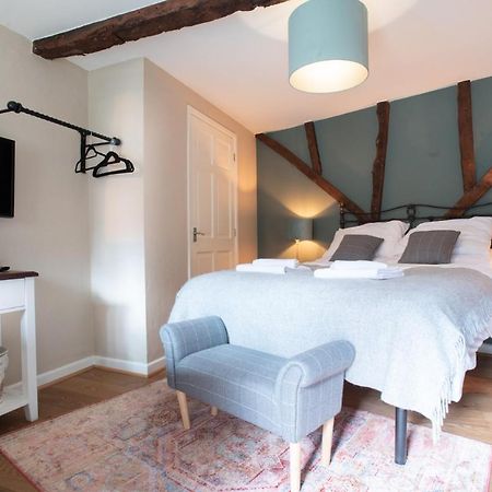 The Talkhouse Bed & Breakfast Stanton Saint John Bagian luar foto