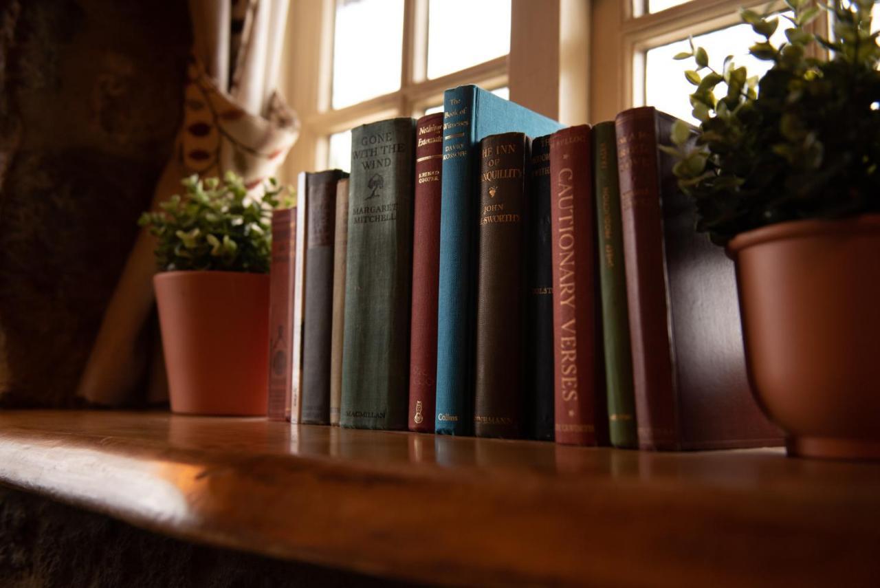 The Talkhouse Bed & Breakfast Stanton Saint John Bagian luar foto